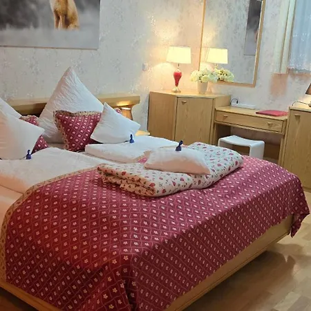 Resi's Mit Bad Und Terrasse Privatunterkunft *